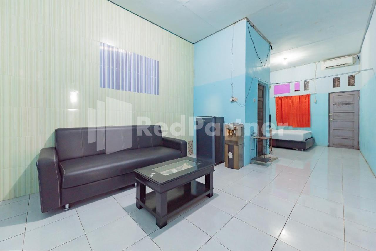 Ana Guest House Syariah Mitra Reddoorz Banjarbaru Exterior foto